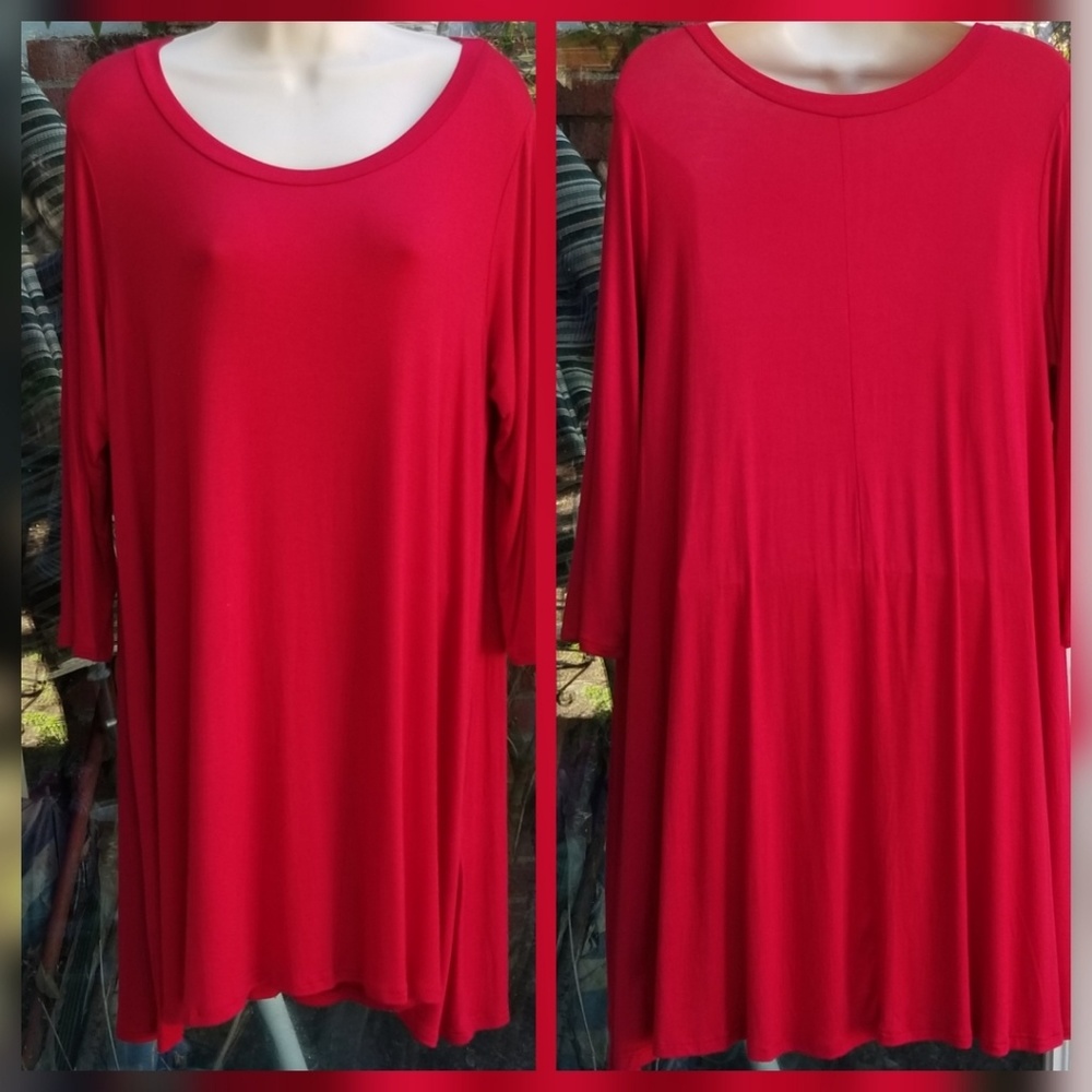 - PLUS SIZE Red 3/4 Length Sleeve Top